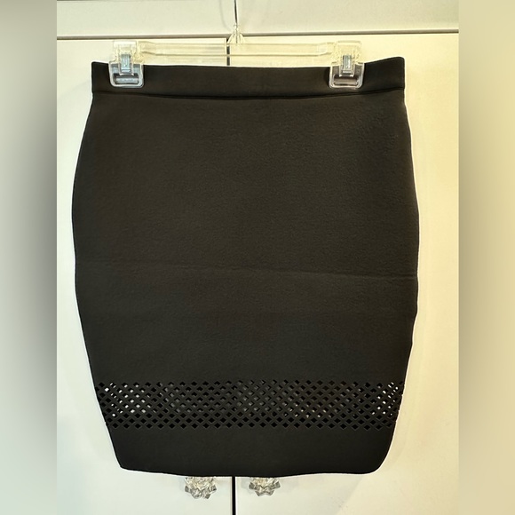 Laser cut scuba skirt - never worn! - Picture 4 of 6